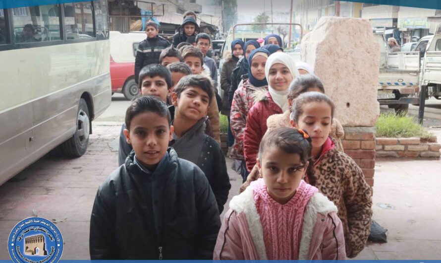 طلاب وطالبات مدرسة عدنان المالكي يزورن المتحف الأثري