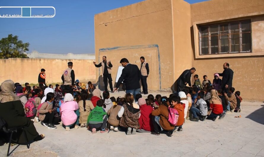تنظيم جلسة توعية للكادر الإداري والطلابي ضمن مدرسة الحصيوة