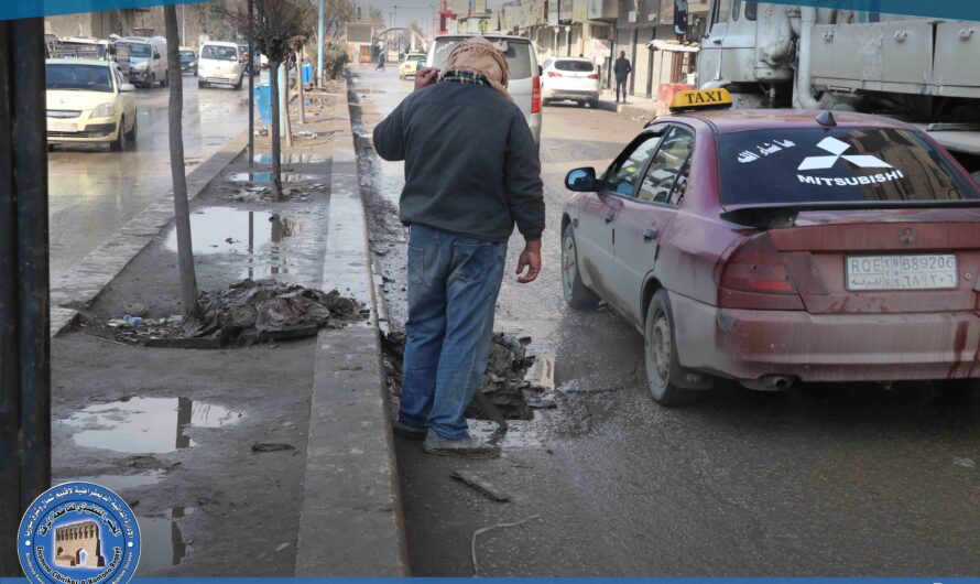 بلدية الشعب بالرقة تجري أعمال تعزيل المطريات