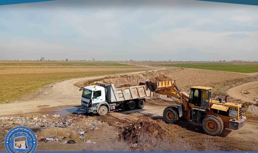 بلدية الشعب في رطلة تزيل المكبات العشوائية ضمن جهود تحسين البيئة