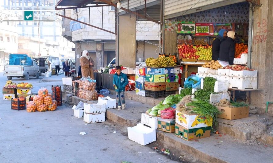 حركة نشطة في أسواق الرقة استعداداً لشهر رمضان رغم تحديات الأسعار