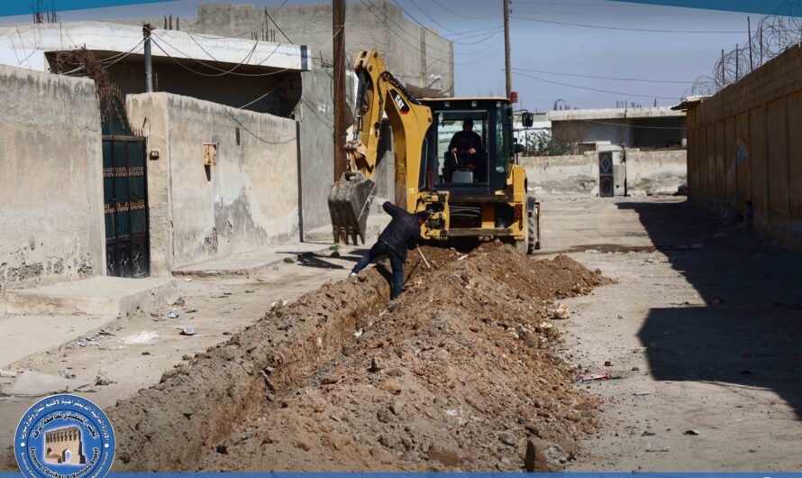 جانب من أعمال إصلاح خطوط المياه في المدينة