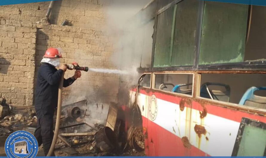 فريق الاستجابة الأولية يخمد حريقاً نشب في باص للنقل الداخلي بمنطقة الصناعة