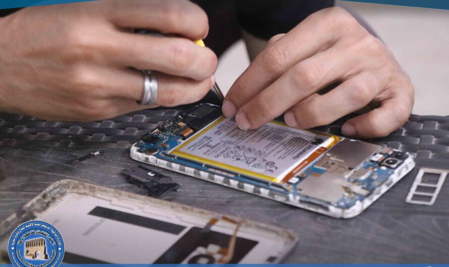 افتتاح دورة تخصصية في صيانة الهواتف لتعزيز فرص التمكين المهني