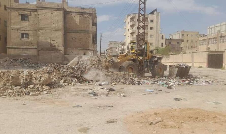 الخدمات الفنية تواصل دعم بلدية الشعب في الرقة لإزالة الركام ومخلفات العمران