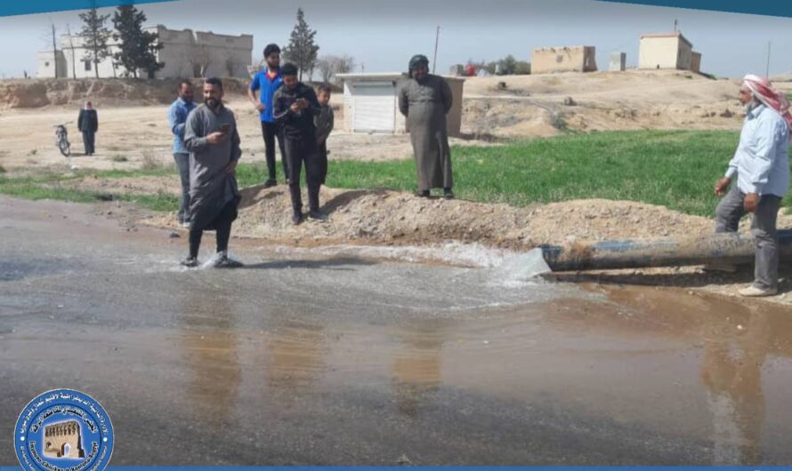 دائرة المياه في الرقة تنفذ أعمال غسيل لشبكات المياه في قرية شنينة