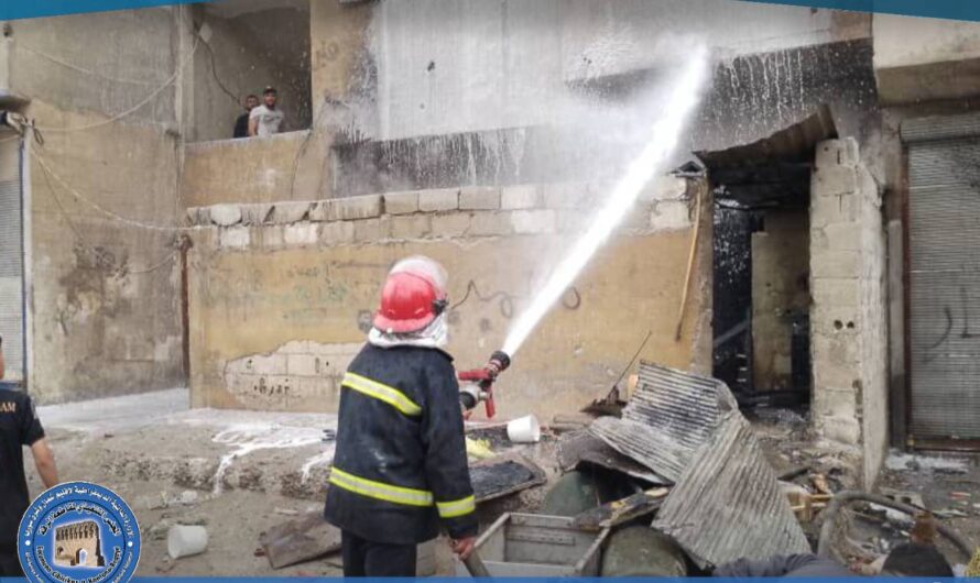 فريق الإطفاء يخمد حريقاً في مولدة بنزين دون إصابات بشرية