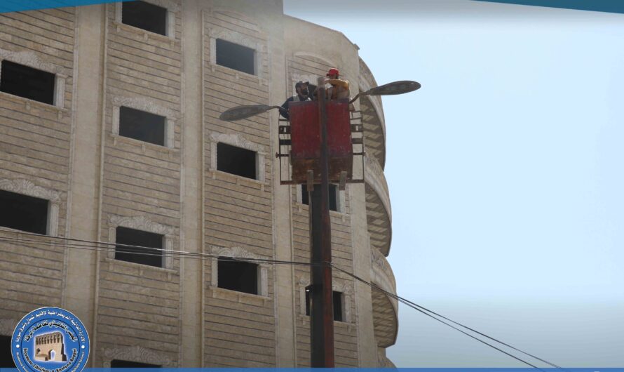 استمرار أعمال صيانة وتأهيل الإنارة في شوارع الرقة لتحسين السلامة العامة