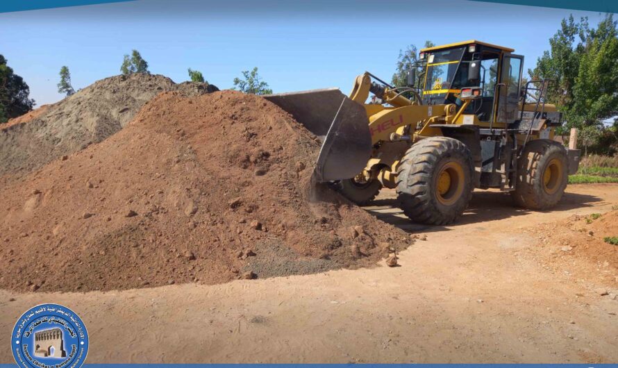 مواصلة أعمال تجميل شارع كلية الآداب