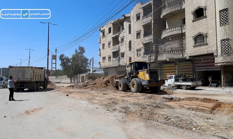 بلدية الرقة تواصل أعمال تأهيل البنية التحتية استعداداً لموسم تعبيد الطرق