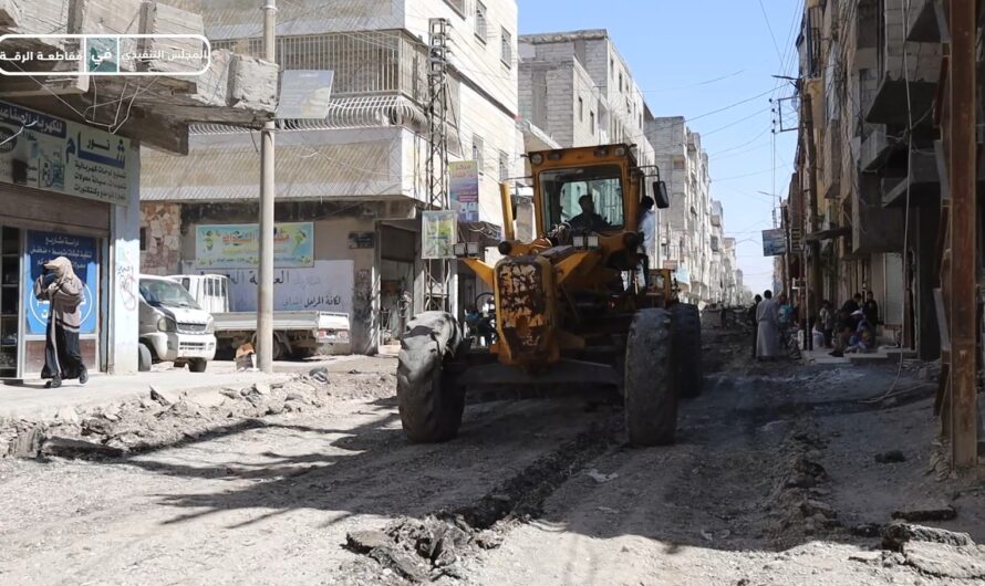 المباشرة بأعمال تأهيل وتعبيد شارع المنصور الشمالي والشوارع الفرعية له