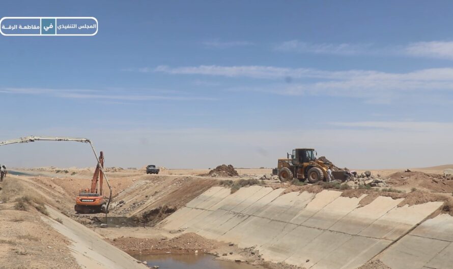 صيانة إسعافية سريعة على قناة البليخ في منطقة شنينة لضمان تدفق المياه للمزارعين