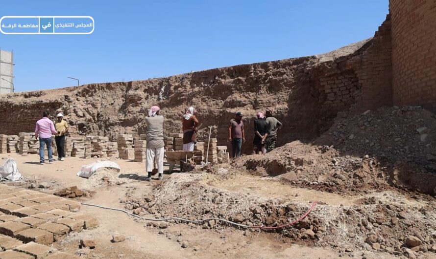 هيئة الثقافة في شمال وشرق سوريا تجري أعمال ترميم سور الرقة الأثري