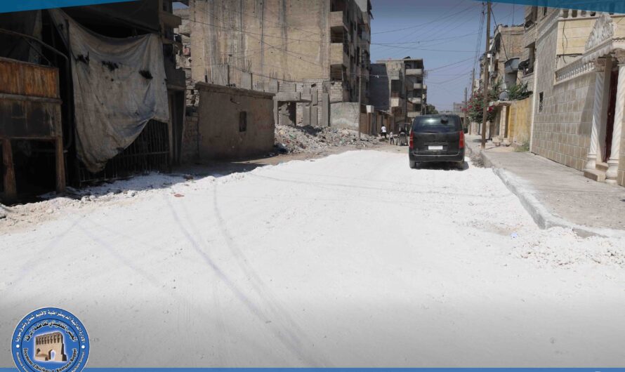بلدية الرقة تواصل أعمال تأهيل الطرق ومد الكرّابية تمهيداً لمد القميص الإسفلتي