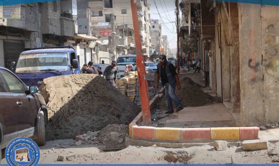 بلدية الرقة تقترب من إنهاء أعمال إعادة تأهيل أرصفة شارع المنصور وتمديد شبكة الإنارة