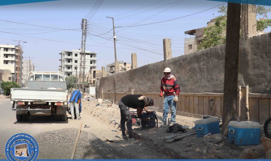 بلدية الرقة تبدأ بإعادة تأهيل الأرصفة الجانبية لشارع الكهرباء