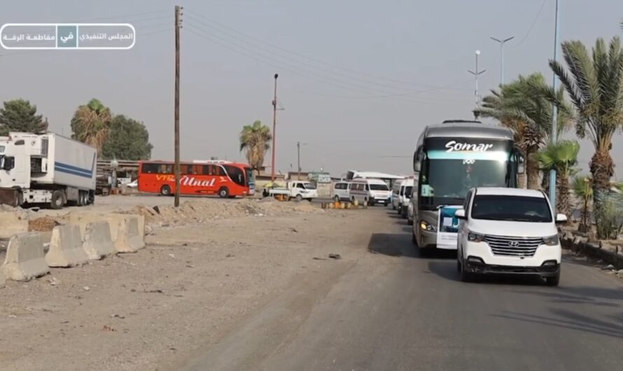 وصول قافلة إنسانية تنقل دفعة جديدة من العائلات الخارجة من مخيم الهول