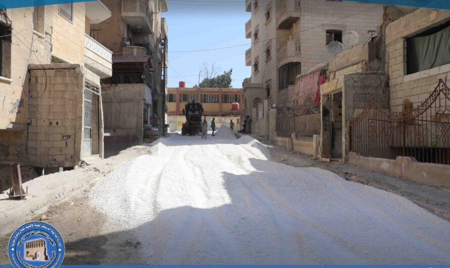 بلدية الرقة تواصل أعمال تأهيل الطرق في منطقة الثكنة