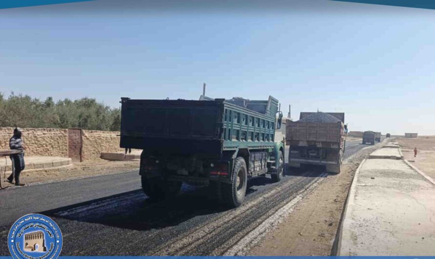 اتحاد البلديات في مقاطعة الرقة يبدأ أعمال تعبيد الطرق في منطقة الكالطة