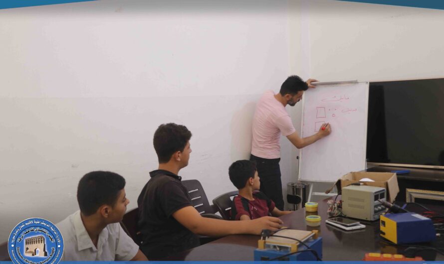 مكتب الأنشطة الشبابية يفتتح دورة تدريبية في صيانة الموبايل