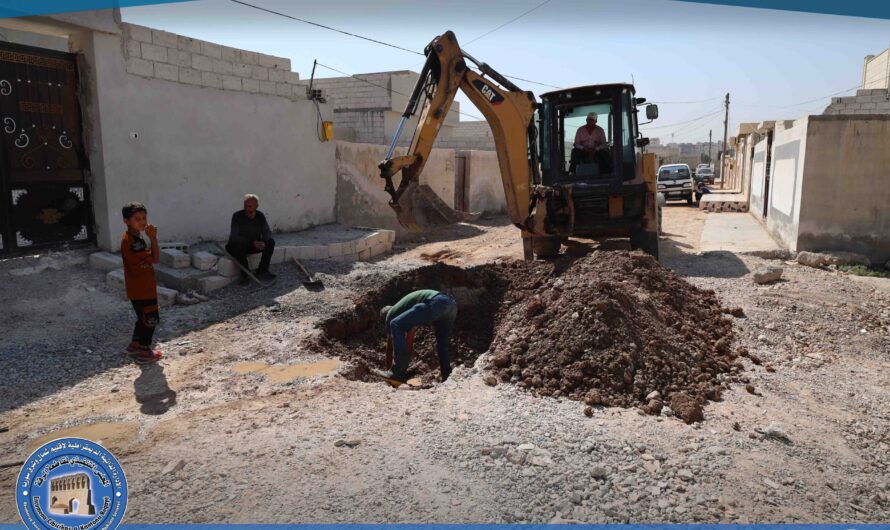 ورشات المياه تصلح كسراً في الخط الرئيسي بحي الأندلس استجابةً لشكاوى الأهالي