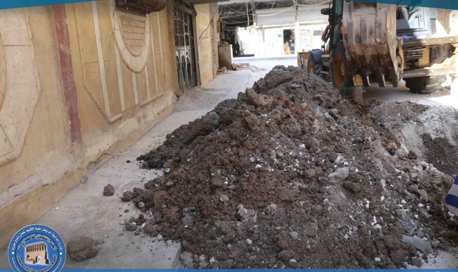 دائرة المياه تنفّذ صيانة عاجلة لخط رئيسي في شارع المنصور