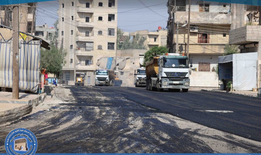بلدية الرقة تواصل أعمالها في تعبيد شوارع حي الفردوس