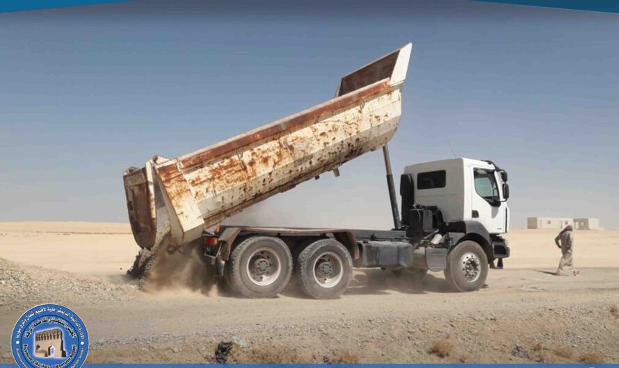 الخدمات الفنية في بلدية الرقة تواصل ترميم الطرق في أرياف الرقة