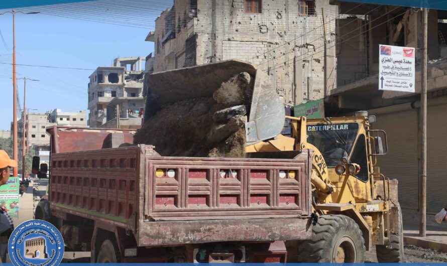 بلدية الرقة تواصل أعمال الصيانة في الشارع الواصل بين دوار الدلة وشارع الكهرباء