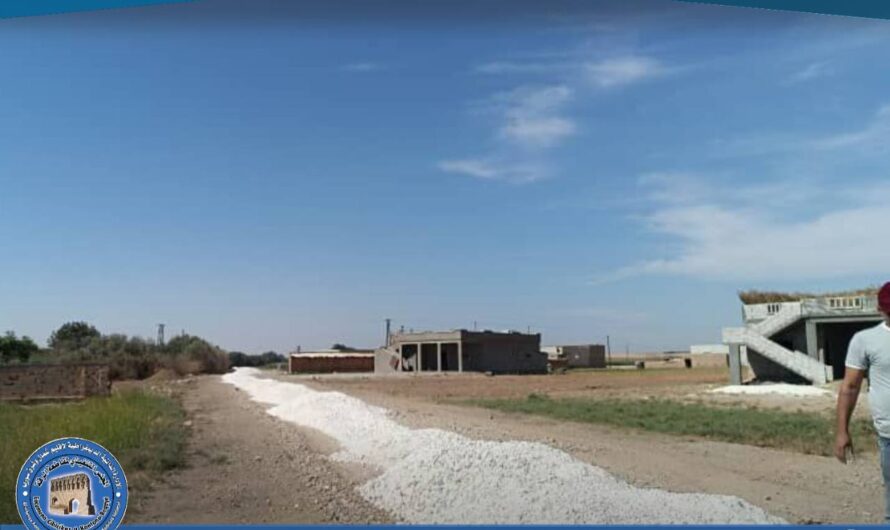 استمرار أعمال مدّ القميص الإسفلتي بريف الرقة الغربي