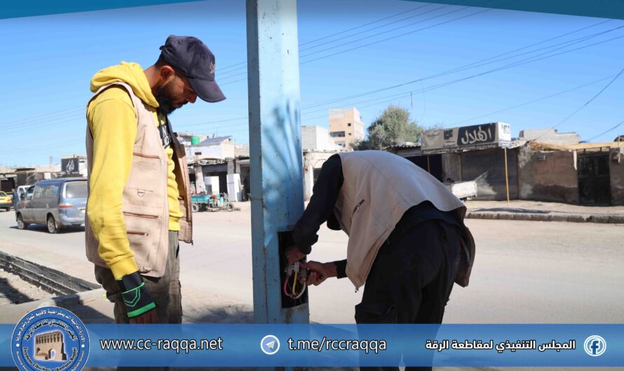 ورشات دائرة الإنارة تُجري أعمال صيانة في شارع الساقية