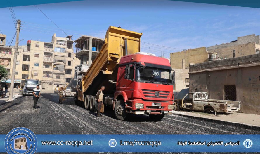 مواصلة أعمال تعبيد الطريق شمال مشفى الطب الحديث ضمن خطة تحسين الواقع الخدمي