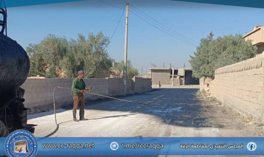 اتحاد البلديات يواصل أعمال تعبيد الطرق في منطقة غرناطة بريف الرقة