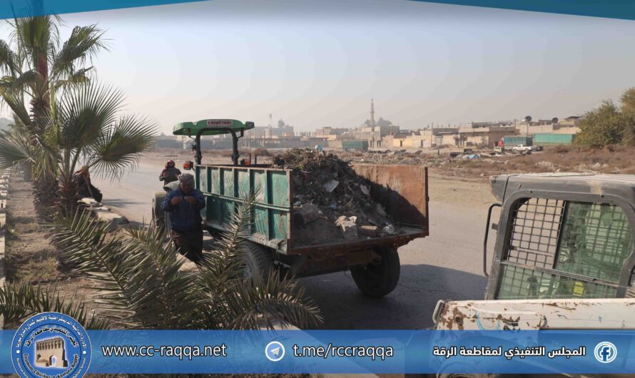 دائرة الحدائق تجري بعض الأعمال الخدمية في منصف شارع سوق الهال